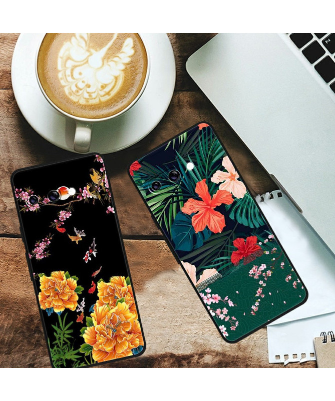 Coque Google Pixel 9a Pivoines Dorées Fond Noir