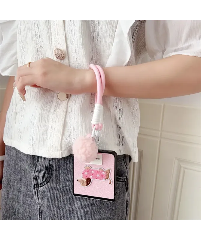 Coque Samsung Galaxy Z Flip 7 Chien Rose | Effet Litchi