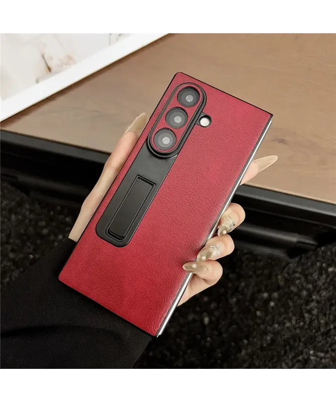 Coque Samsung Galaxy Z Fold 7 Effet Cuir avec Support Intégré | VOGUE