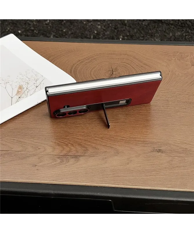 Coque Samsung Galaxy Z Fold 7 Effet Cuir avec Support Intégré | VOGUE