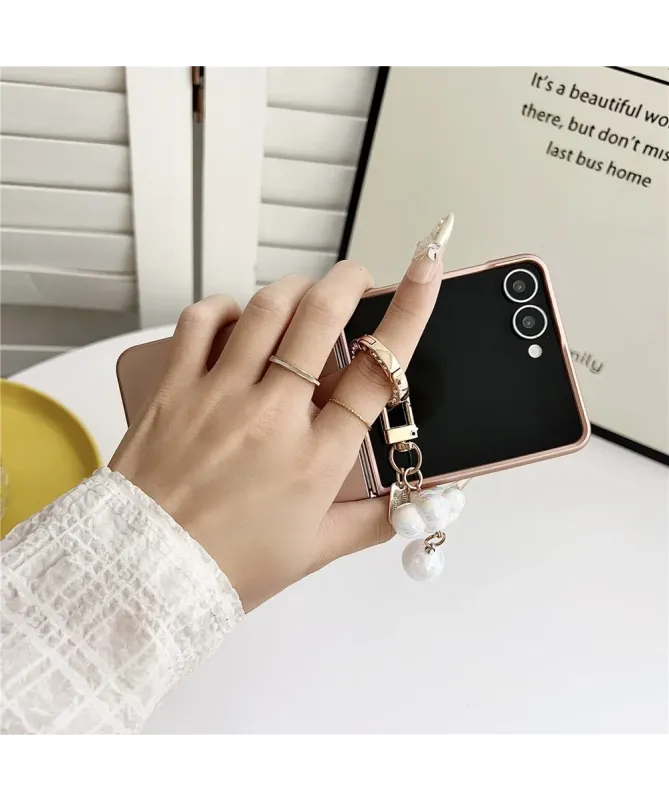 Coque Samsung Galaxy Z Flip 7 Ultra Fine avec Pendentif Perlé | PEARLY