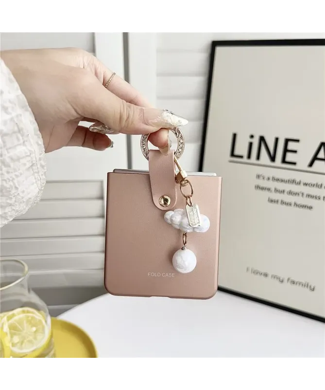 Coque Samsung Galaxy Z Flip 7 Ultra Fine avec Pendentif Perlé | PEARLY