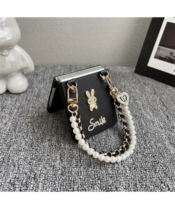 Coque Samsung Galaxy Z Flip 7 avec Anse Perles et Lapin | CHIC