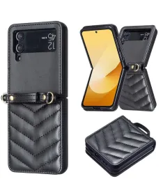 Coque Samsung Galaxy Z Flip 4 Chevrons Matelassés et Lanière