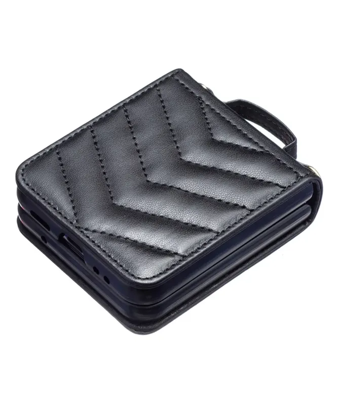 Coque Samsung Galaxy Z Flip 4 Chevrons Matelassés et Lanière
