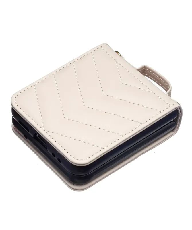 Coque Samsung Galaxy Z Flip 4 Chevrons Matelassés et Lanière