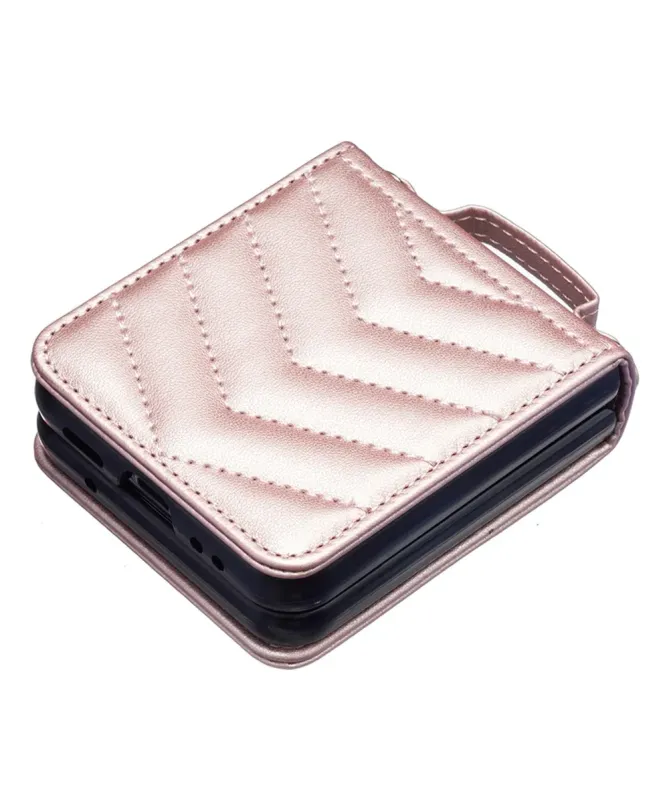 Coque Samsung Galaxy Z Flip 4 Chevrons Matelassés et Lanière