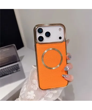 Coque iPhone 17 Pro Max Effet Cuir Grainé et Contour Métal