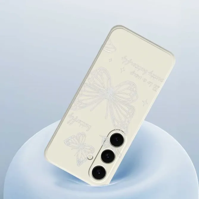 Coque Samsung Galaxy S25 FE Motif Papillons Argentés en Filigrane