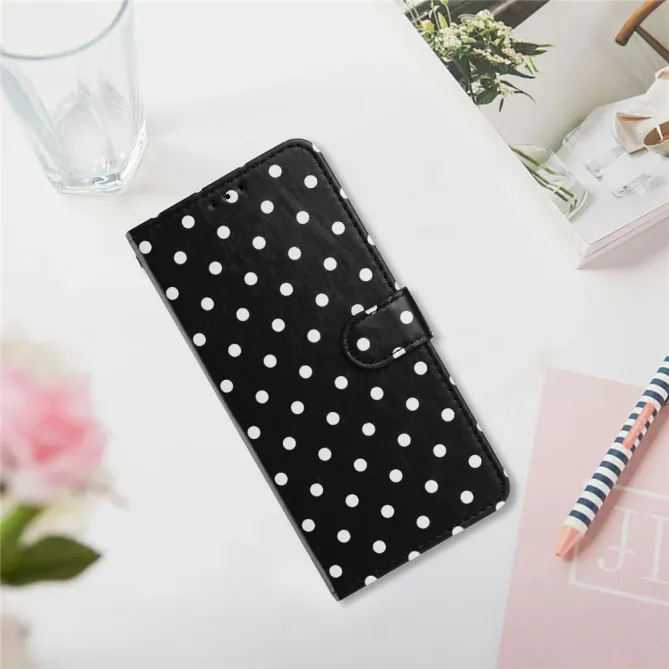 Housse iPhone 17 à pois avec porte-cartes et support pliable