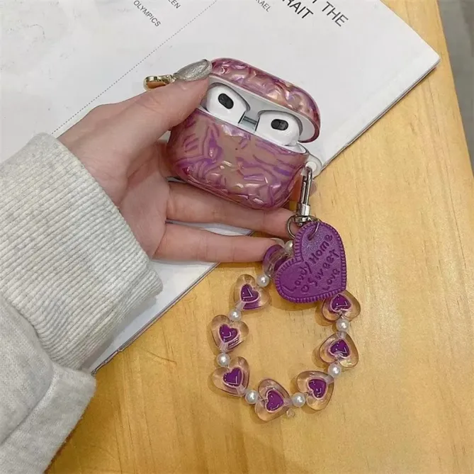 Coque AirPods 4 Coquillage Amour avec Chaîne Cœurs | VIOLETTA