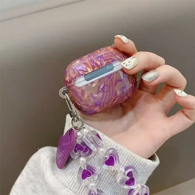 Coque AirPods 4 Coquillage Amour avec Chaîne Cœurs | VIOLETTA