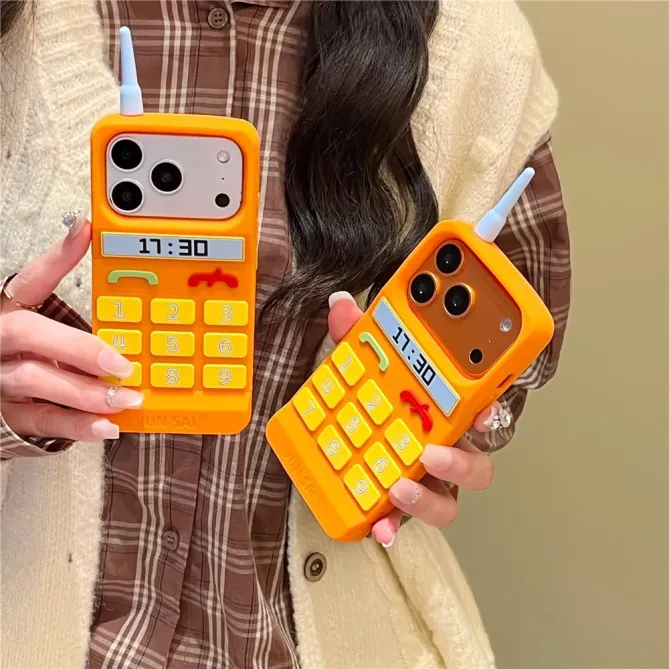 Coque iPhone 17 Pro Max silicone design téléphone rétro