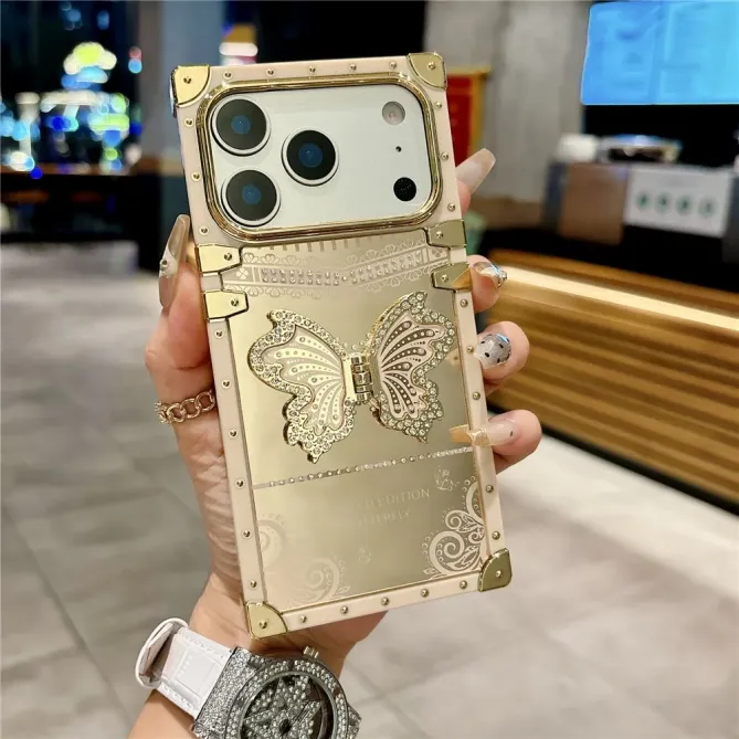 Coque iPhone 17 Pro Max design coffre luxe avec support papillon et st