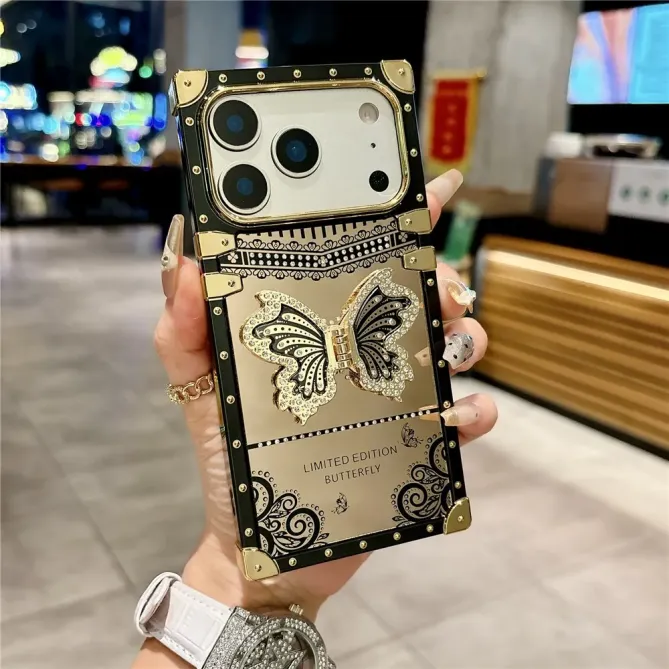 Coque iPhone 17 Pro Max design coffre luxe avec support papillon et st