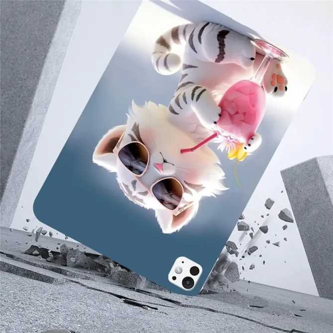 Coque iPad Pro 13 (2025) / 13 (2024) Chat Cocktail Été