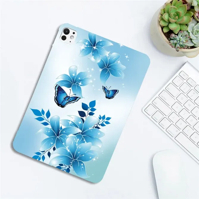 Coque iPad Pro 13 (2025) / 13 (2024) Papillon Bleu Fleurs Design