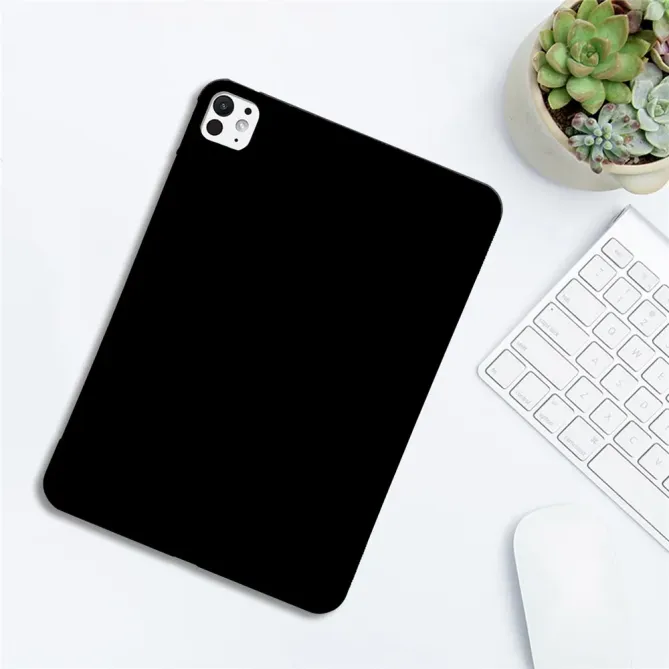 Coque iPad Pro 13 (2025) / (2024) Silicone Souple Mat Noir Ultra-fine