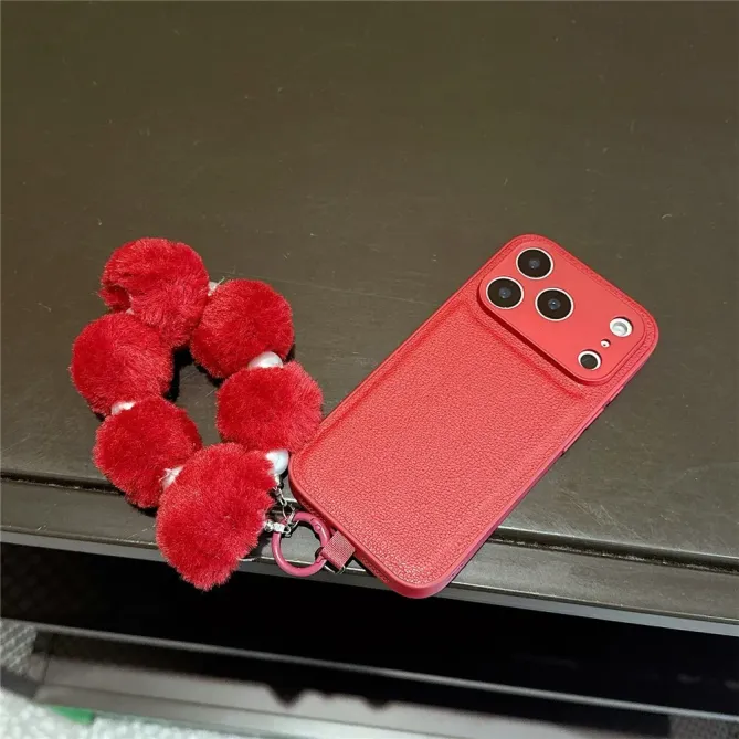 Coque iPhone 17 Pro cuir avec dragonne peluche fleur