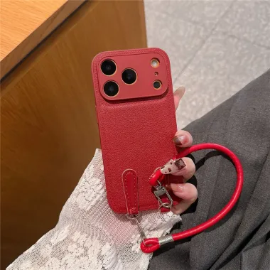 Coque iPhone 17 Pro cuir avec dragonne sécurisée