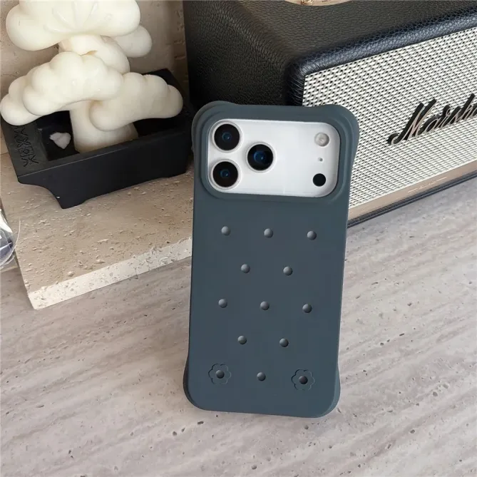 Coque iPhone 17 Pro Max Breathe perforée anti-chocs