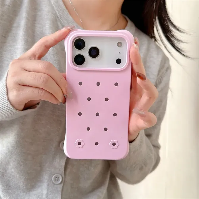 Coque iPhone 17 Pro Max Breathe perforée anti-chocs