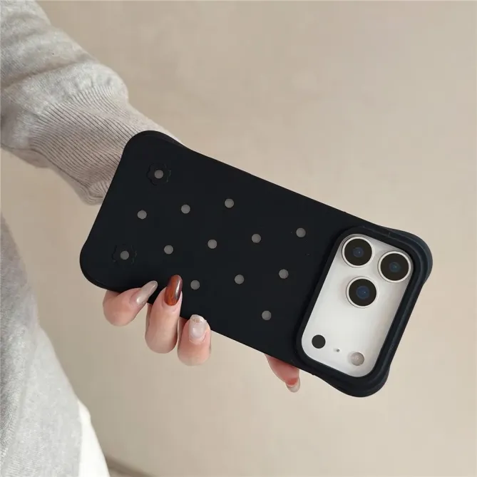 Coque iPhone 17 Pro Max Breathe perforée anti-chocs