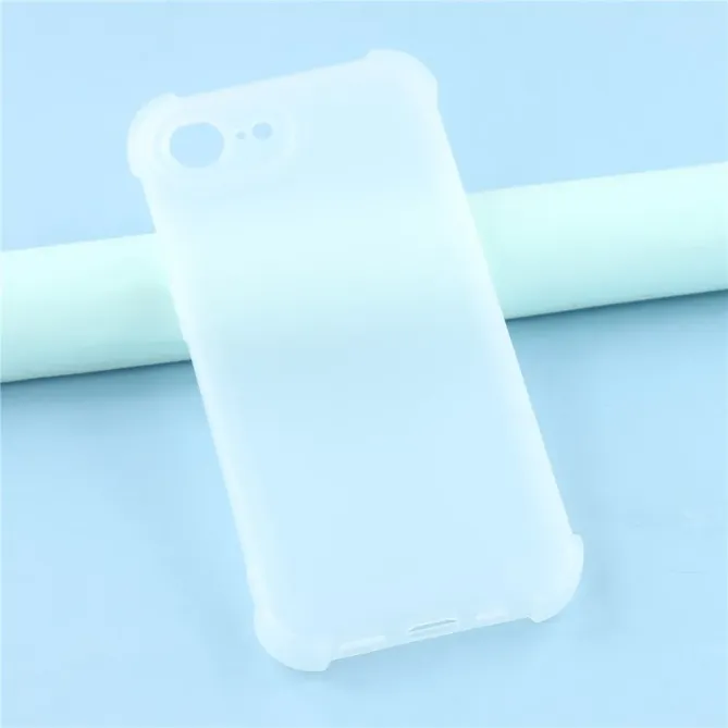 Coque iPhone 17e / 16e Silicone Mat Translucide à Coins Renforcés