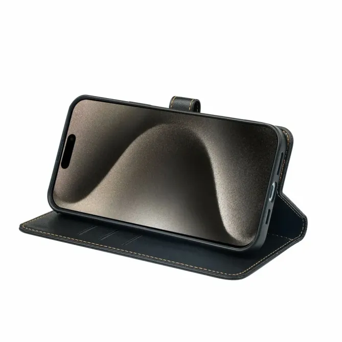 Housse iPhone 17e / 16e Coeurs Design Trèfle