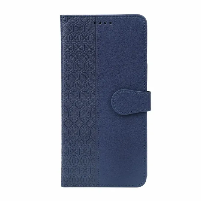 Housse iPhone 17e / 16e Coeurs Design Trèfle