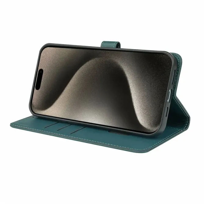 Housse iPhone 17e / 16e Coeurs Design Trèfle
