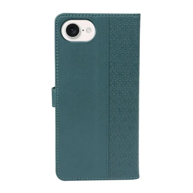 Housse iPhone 17e / 16e Coeurs Design Trèfle