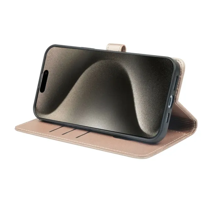 Housse iPhone 17e / 16e Coeurs Design Trèfle