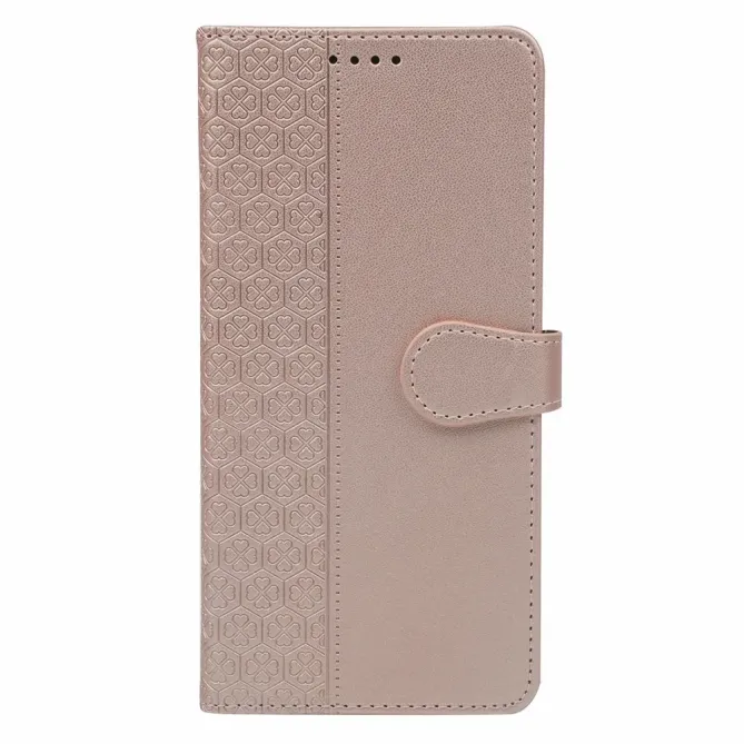 Housse iPhone 17e / 16e Coeurs Design Trèfle