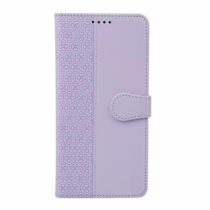 Housse iPhone 17e / 16e Coeurs Design Trèfle
