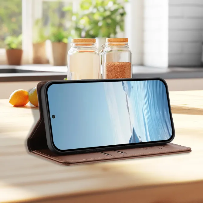 Housse iPhone 17e / 16e Chats Gravés avec Protection RFID