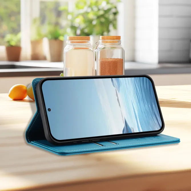 Housse iPhone 17e / 16e Chats Gravés avec Protection RFID