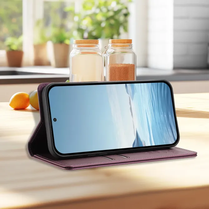 Housse iPhone 17e / 16e Chats Gravés avec Protection RFID