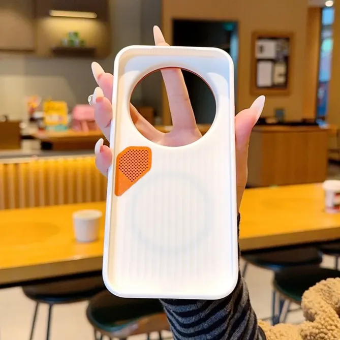 Coque Magnétique Xiaomi 17 Ultra avec Aération et Design Sportif