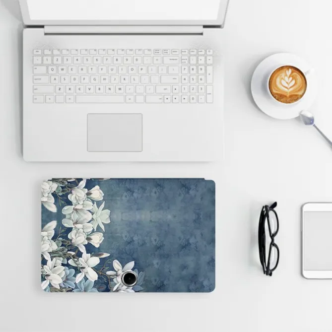 Housse Oppo Pad SE Fleurs Blanches et Fond Bleu Ciel