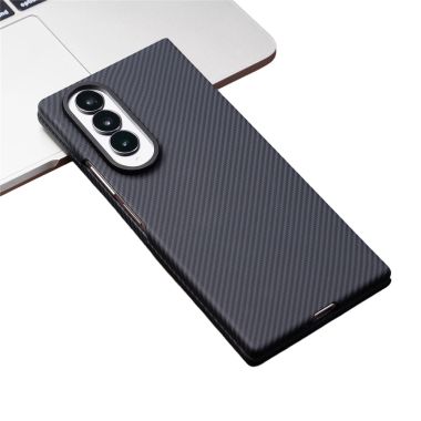 Coque Samsung Galaxy Z Fold 4 texture fibre de carbone fine et légère