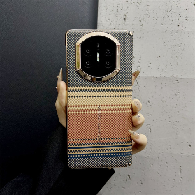 Coque Huawei Mate X7 motif quadrillage avec contour métallisé - Marron