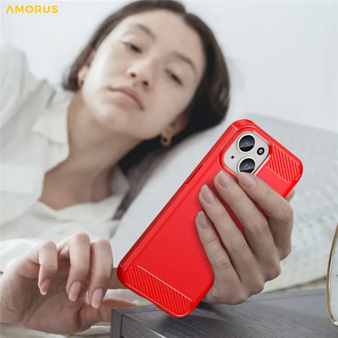 Coque iPhone 15 souple brossée avec inserts fibre de carbone