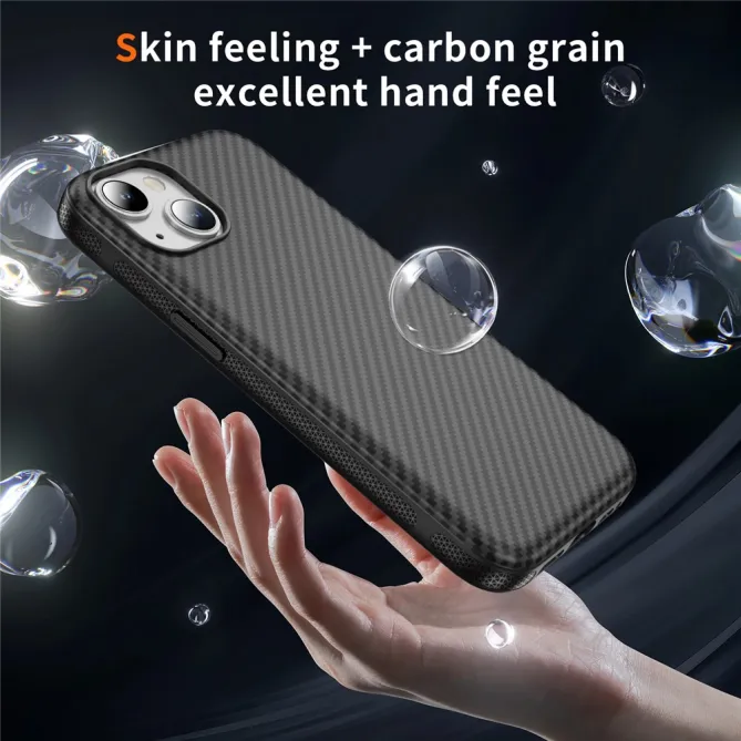 Coque iPhone 15 magnétique fibre de carbone toucher peau