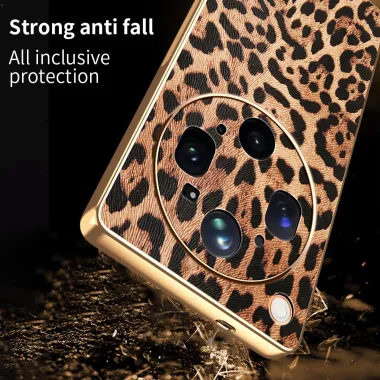 Coque Oppo Find X9 Ultra Motif Léopard avec Contours Dorés Métallisés