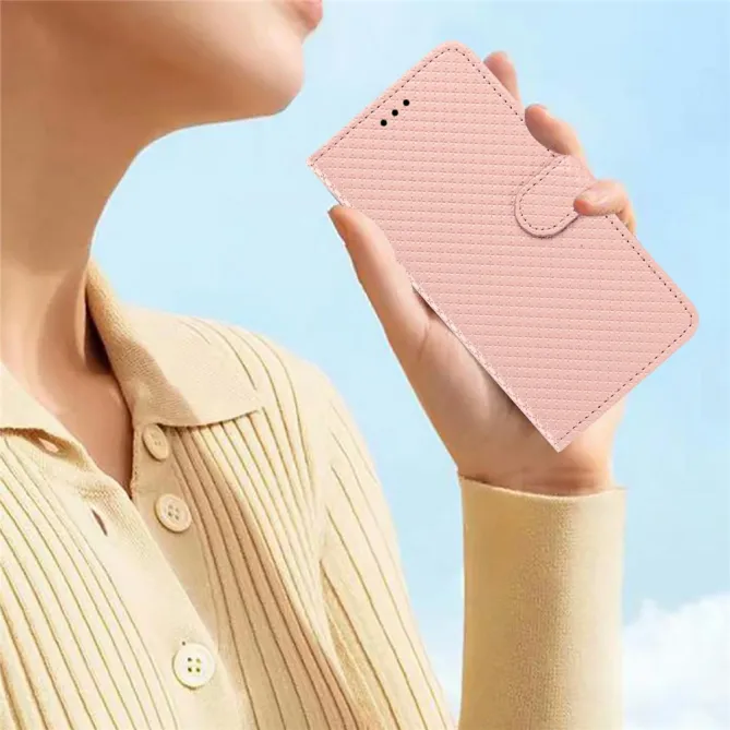 Housse iPhone 16 Plus texture diamant avec dragonne
