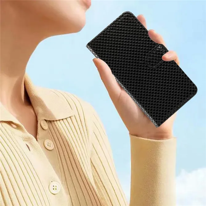 Housse iPhone 16 Plus texture diamant avec dragonne