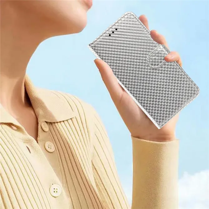 Housse iPhone 16 Plus texture diamant avec dragonne