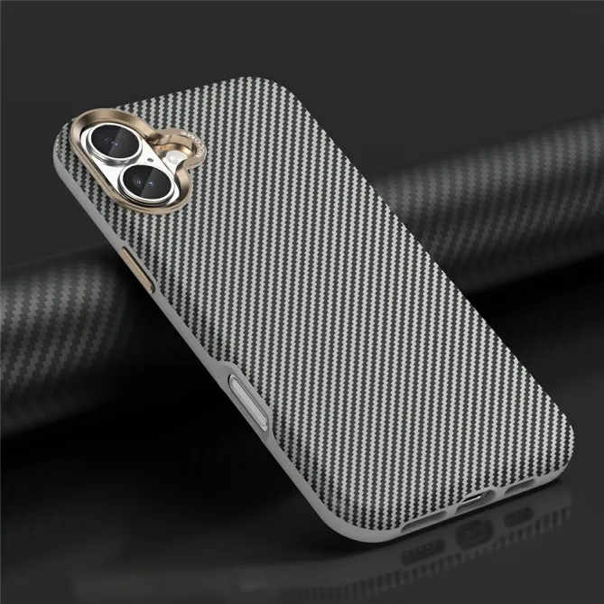 Coque iPhone 16 Plus texture carbone compatible MagSafe cadre caméra métal