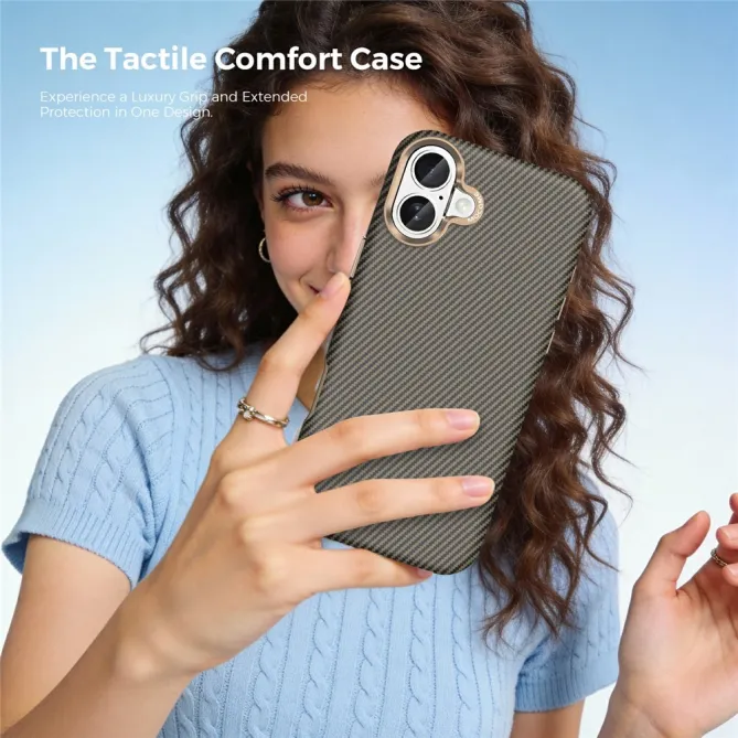 Coque iPhone 16 Plus texture carbone compatible MagSafe cadre caméra métal